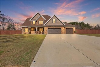 Building Photo - 206 Leland Ln