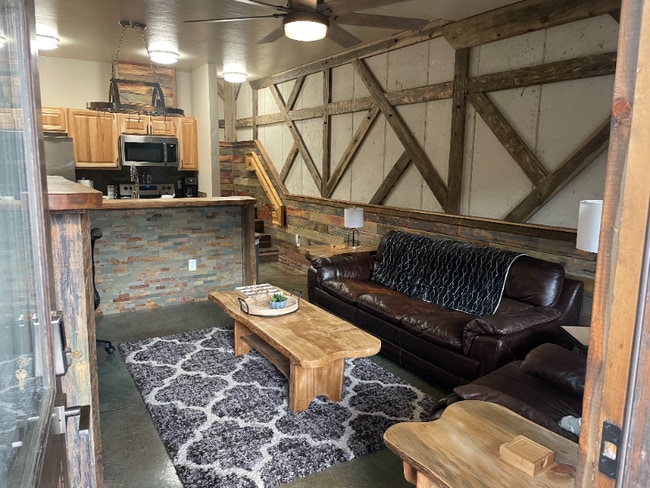 Building Photo - 751 Sun Pillar Loop