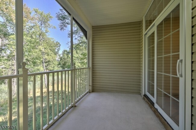Building Photo - 612 Kensington Ln