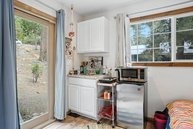 Building Photo - 2 Bd./1 Ba Main House w/ Studio + 3/4 Ba ADU Mountain Rental