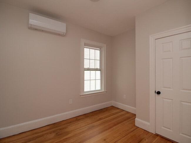 Building Photo - 511 Geneva Ave