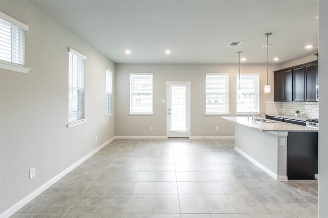 Building Photo - 1524 Beach Oak Dr