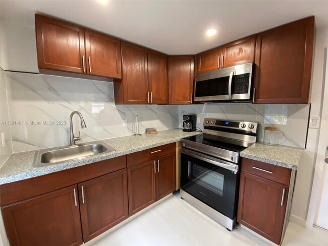 Building Photo - 875 NW 97th St