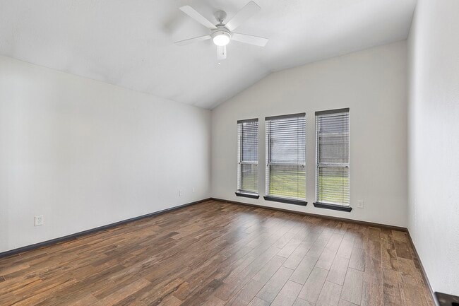 Building Photo - 20815 Whitevine Way