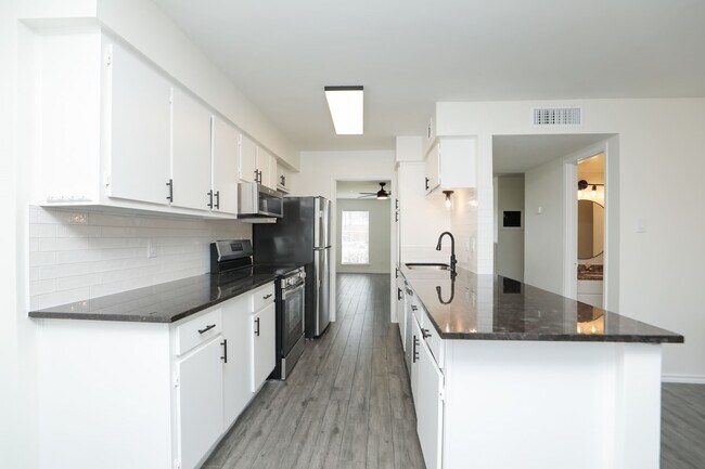 Building Photo - 5800 Lumberdale Rd