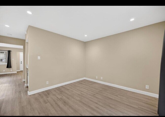 Building Photo - 4549 Melody Dr
