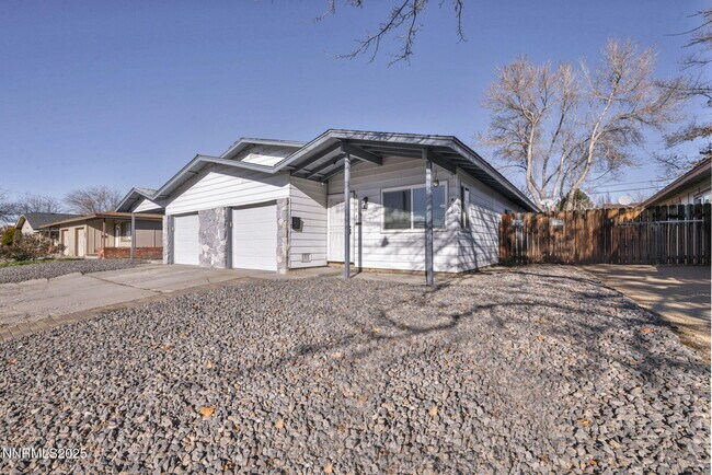 Building Photo - 1640 York Wy