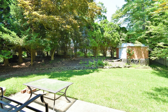Building Photo - Fantastic 4 bedroom, 2 full bath, 2 half bath home in Close in Silver Spring!