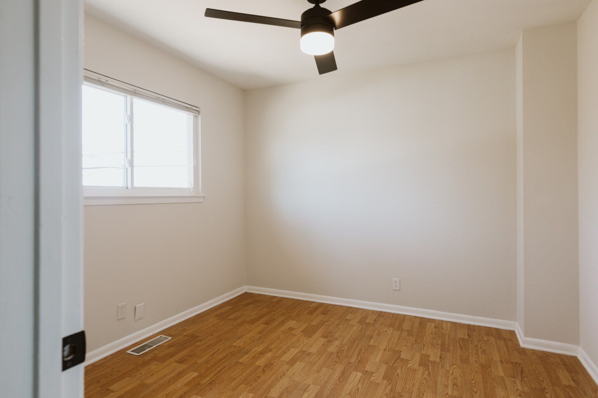 Building Photo - 1402 Fairfield Dr