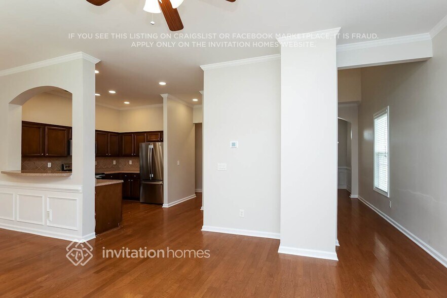 Building Photo - 195 Green Bridge Ct SE