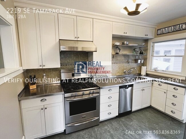 Building Photo - 2219 SE Tamarack Ave