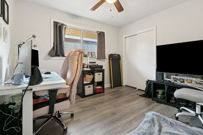 Building Photo - 6805 Merle St