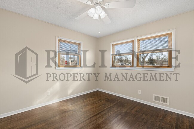 Building Photo - 2803 S Glenn Ave