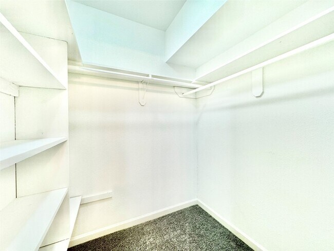 Building Photo - 7914 Oakington Dr