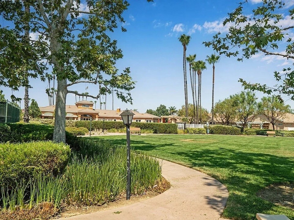 Building Photo - 26805 China Dr