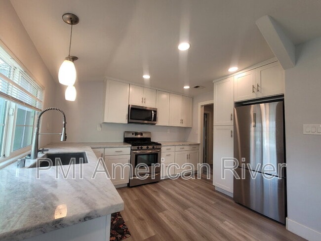 Building Photo - 5400 Del Norte Blvd