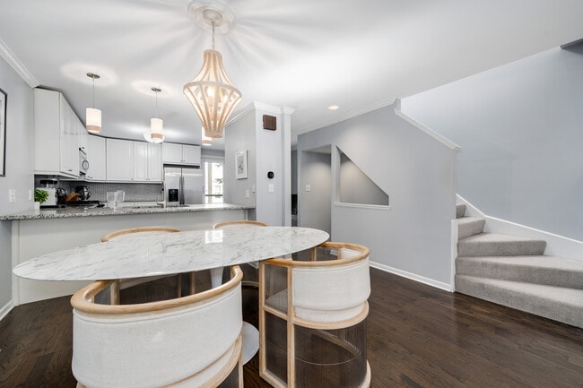 Building Photo - 2389 N Wayne Ave