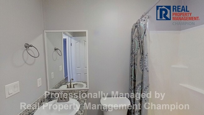 Building Photo - 2 BD/2 BA Home w/Open Main Living Area and Split Bedrooms