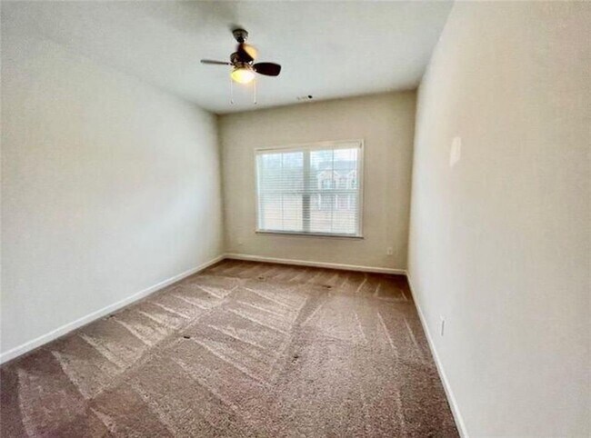 Building Photo - 181 Charolais Dr