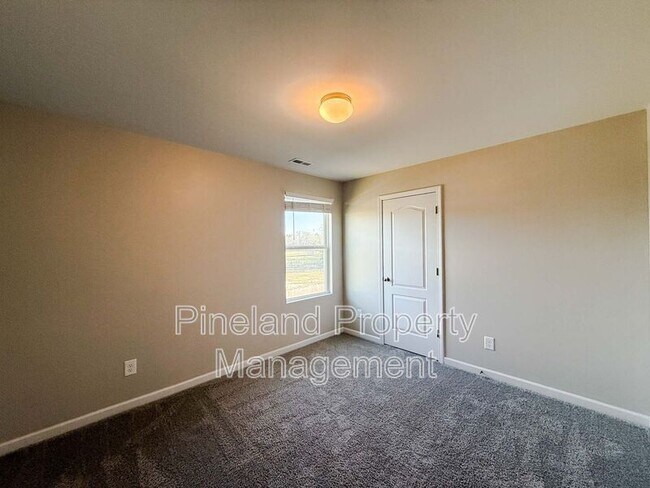 Building Photo - 475 Walters Run Dr