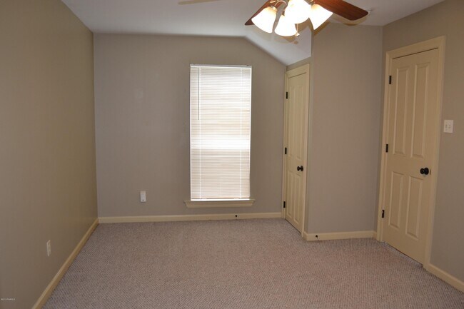 Building Photo - 319 Artisan Rd