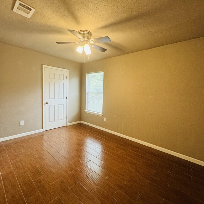 Building Photo - 2451 Clayborn