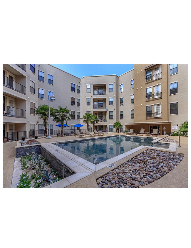 Building Photo - Elevate