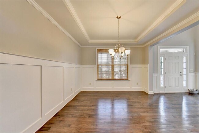 Building Photo - 2540 Maple Ridge Ln