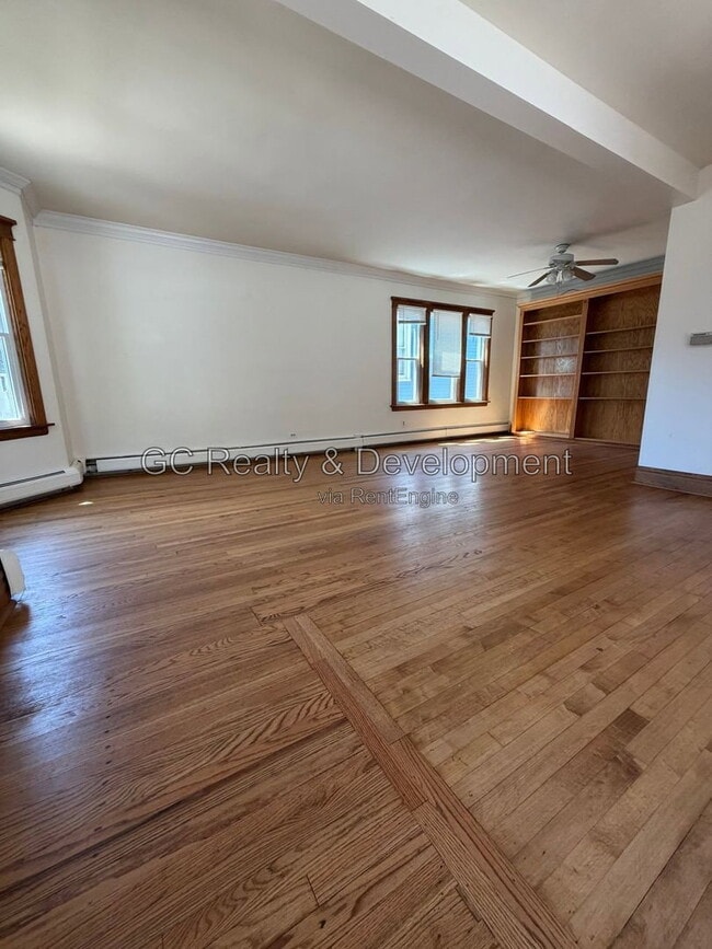 Building Photo - 837 Thomas Ave