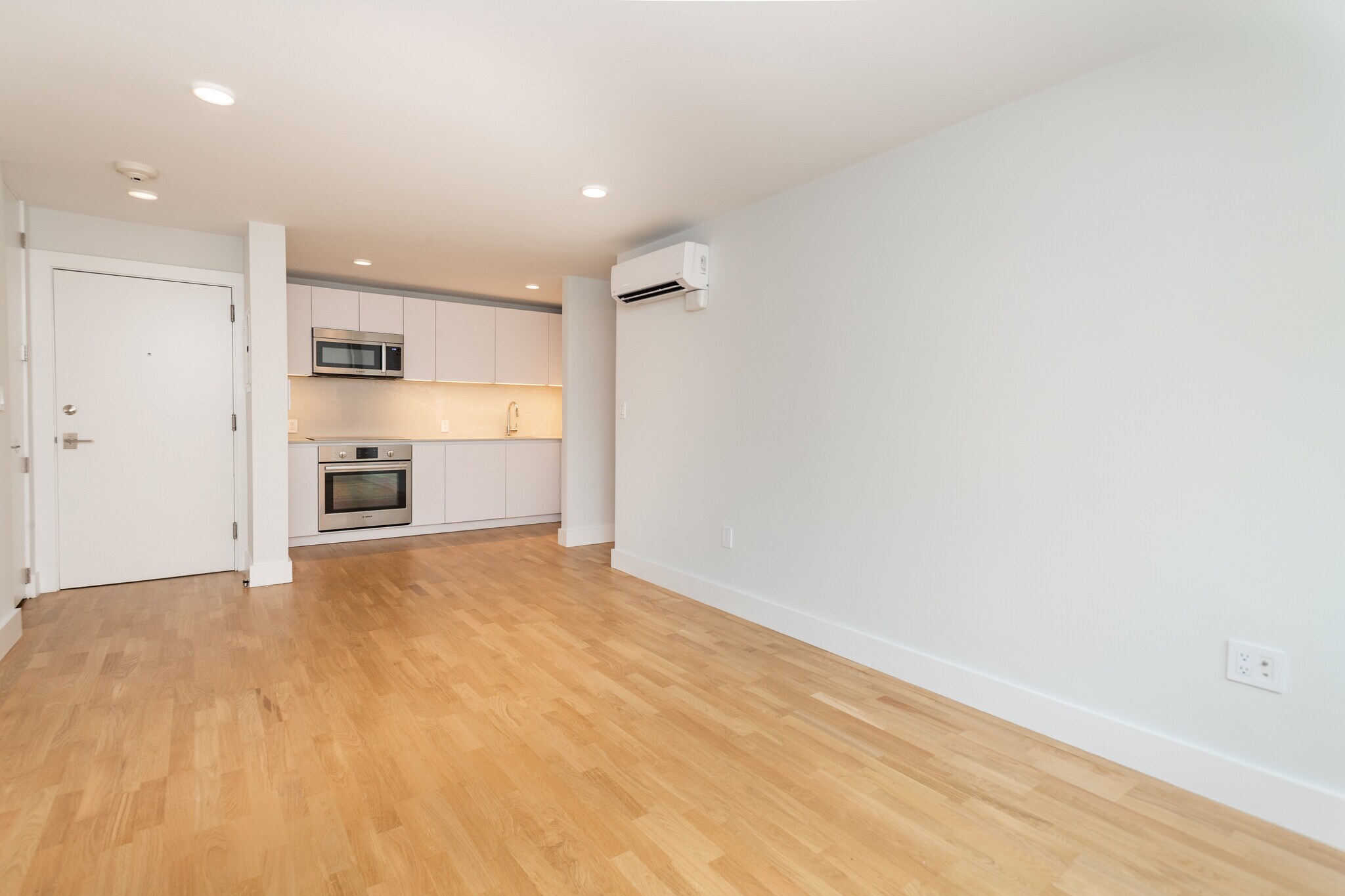 Building Photo - 334 Harvard St