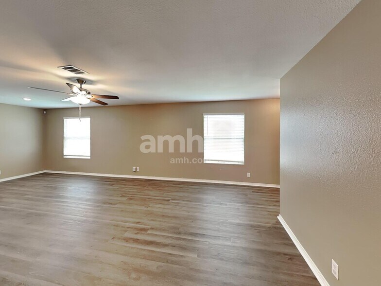 Building Photo - 12614 Sunny Wonder