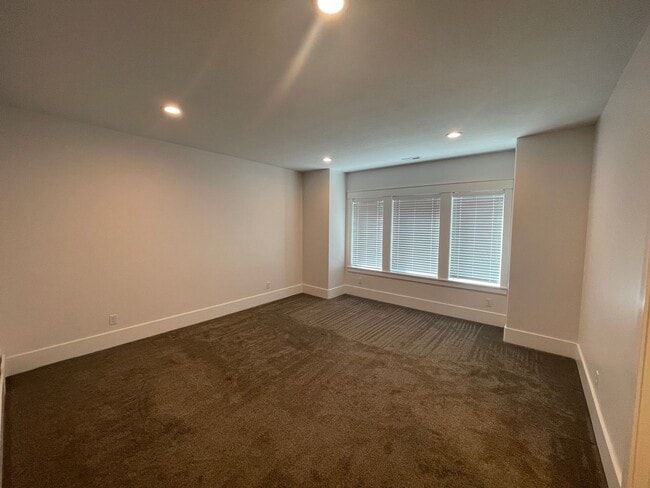 Building Photo - Spacious 1-Bedroom Apartment – North Salt Lake