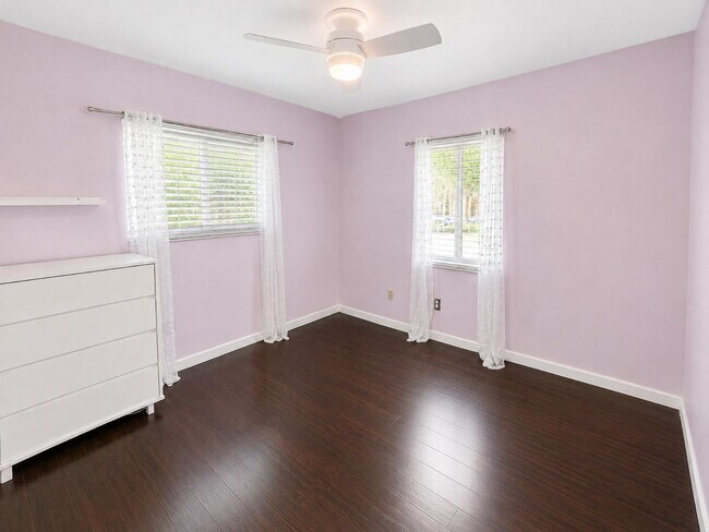 Building Photo - 534 Sevilla Dr