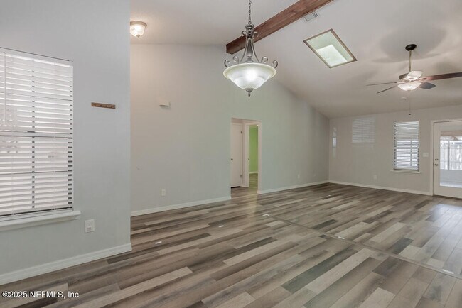 Building Photo - 3331 Ashridge Dr