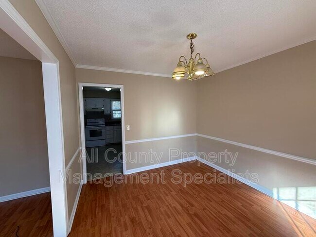 Building Photo - 313 Thornridge Rd