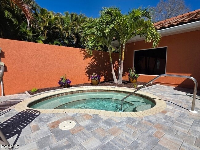 Building Photo - 15999 Mandolin Bay Dr