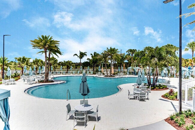 Building Photo - 1552 Carey Palm Cir