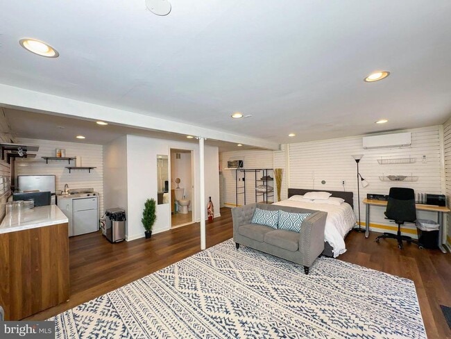 Building Photo - 9300 Colesville Rd