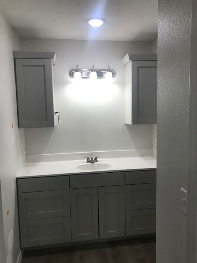 Building Photo - 2 bedroom 2 bath Apartment Branson MO- ADA compliant - Ask about our Move In Specials