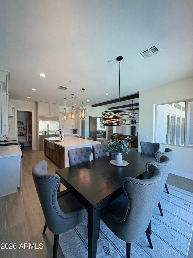 Building Photo - 6896 E Lomas Verdes Dr