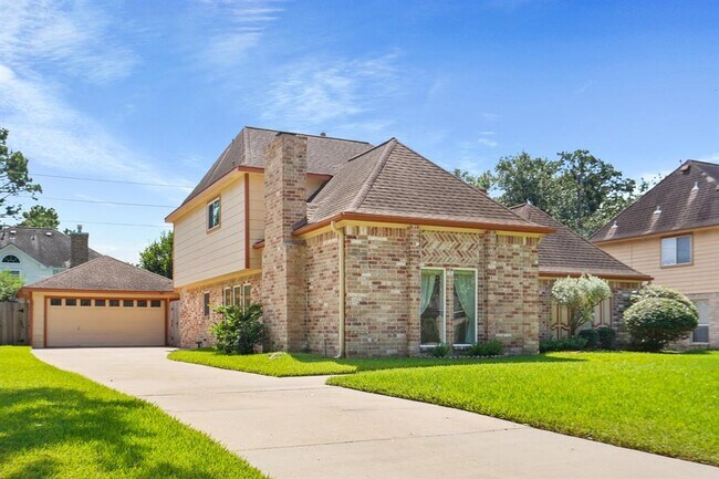 Building Photo - 907 Dominion Dr