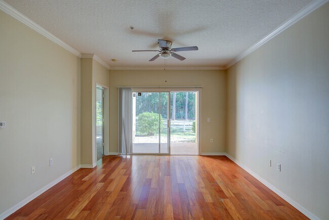 Building Photo - 520 Florida Club Blvd