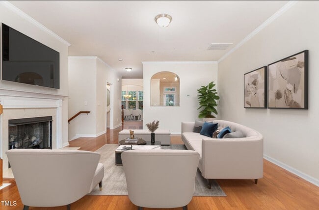 Building Photo - Beautiful 3 Story Townhome! Ready to Rent Now