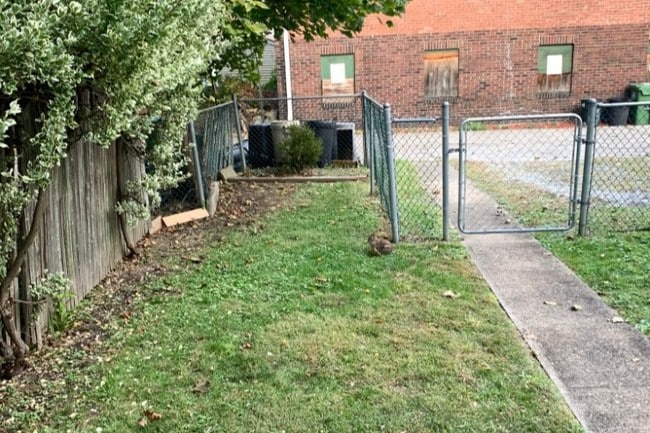 Building Photo - 719 Savannah Ave