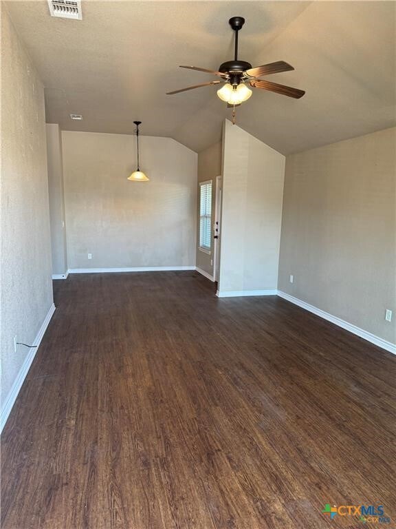 Building Photo - 601 Sladecek Dr