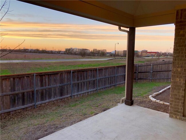 Building Photo - 509 Vista Gardens Dr