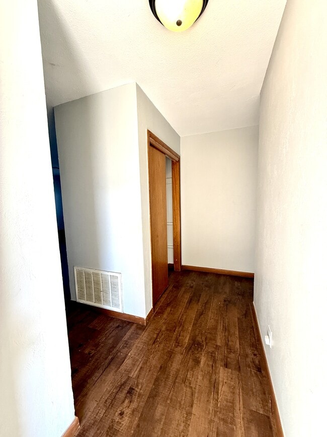 Building Photo - 3289 Cardinal Rd