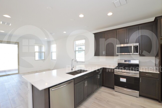Primary Photo - 2548 W Hidalgo Ave