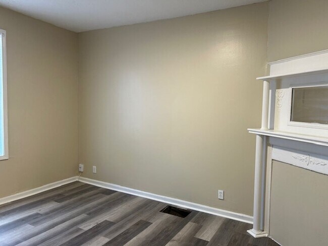 Building Photo - 820-822 HUFFMAN