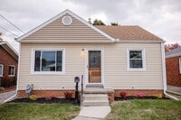 Building Photo - Beautifully remodeled two bedroom home for rent. Central A/C, updated kitchen an bathroom, new fl...